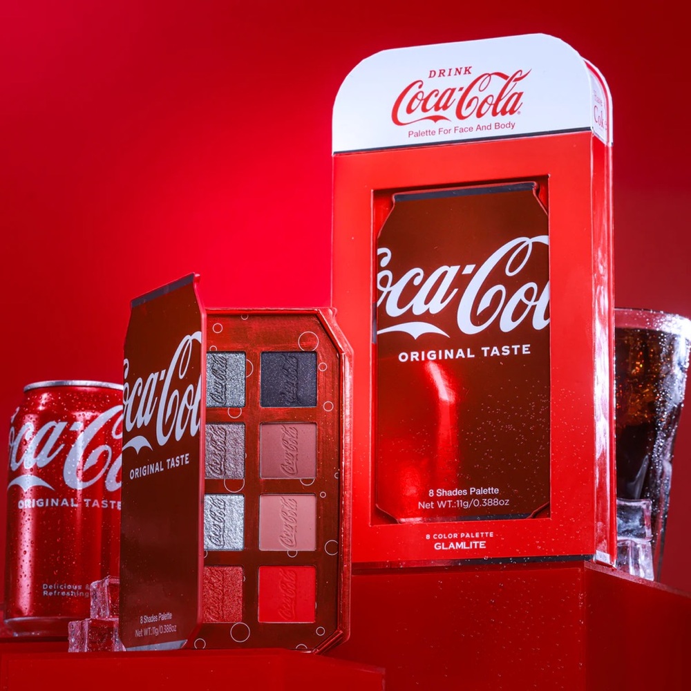 GLAMLITE Cherry Coca-Cola 8 Shade Palette for Face and Body